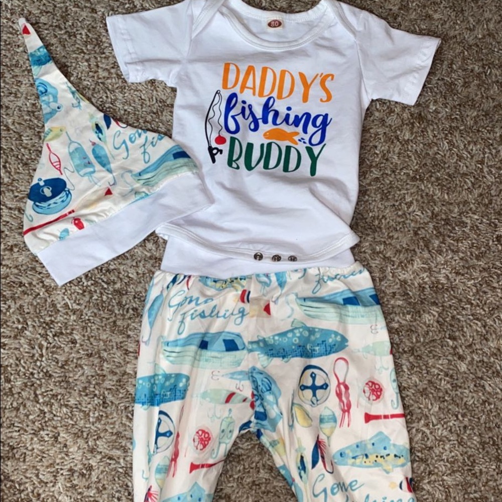 3 month outfit with hat